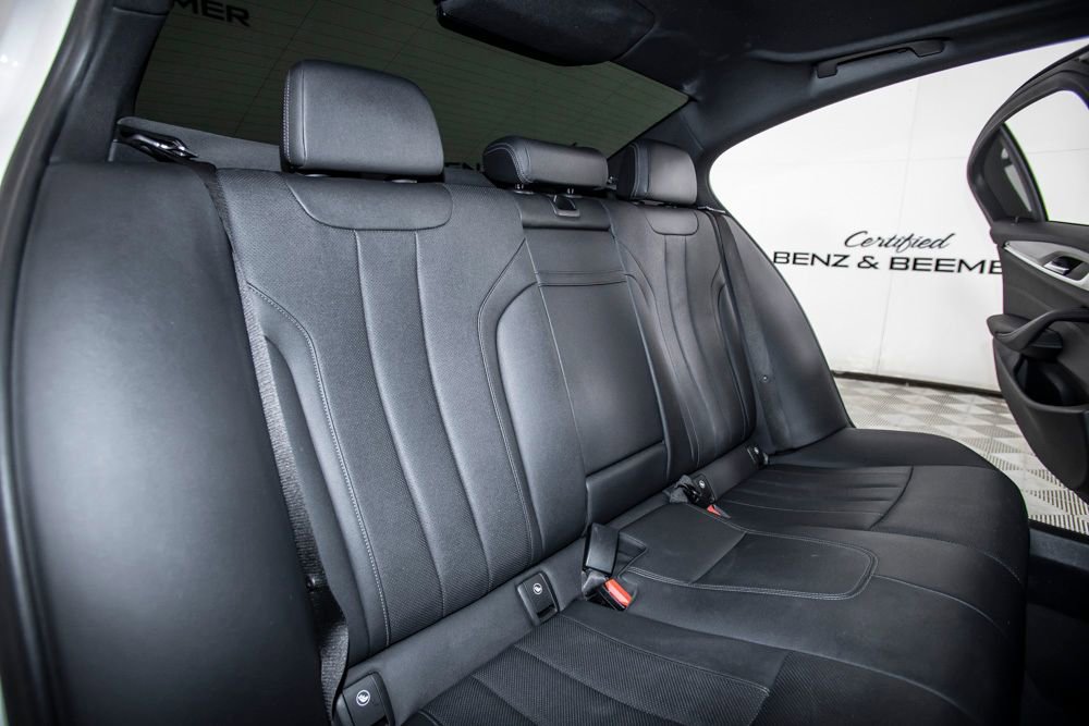 Used 2021 BMW 530e w/ Convenience Package image 19