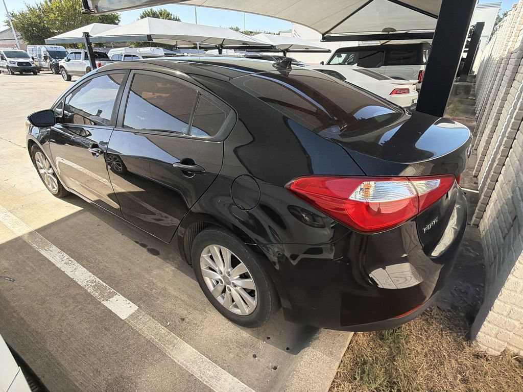 Used 2016 Kia Forte LX w/ LX Popular Plus Package FWD image 3