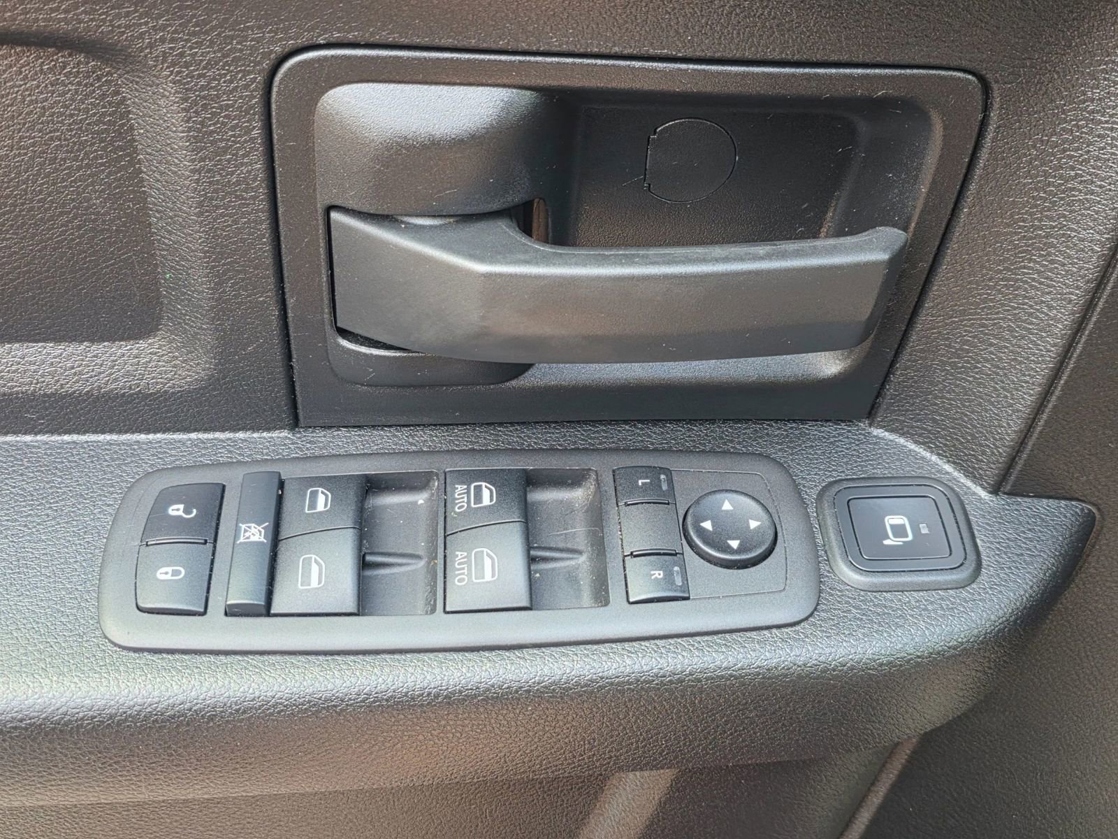 Used 2023 RAM 2500 Tradesman w/ Chrome Appearance Group image 21