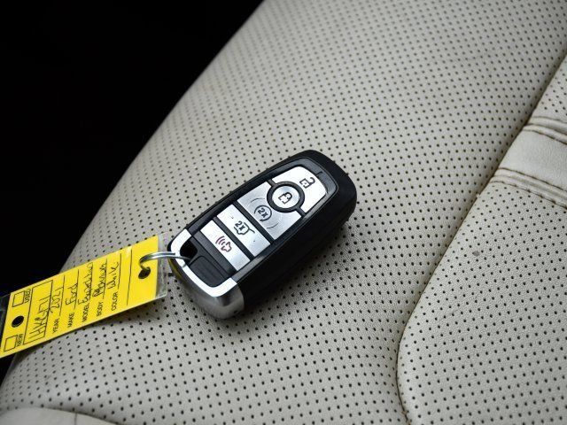 Used 2021 Ford Expedition Max Platinum image 13