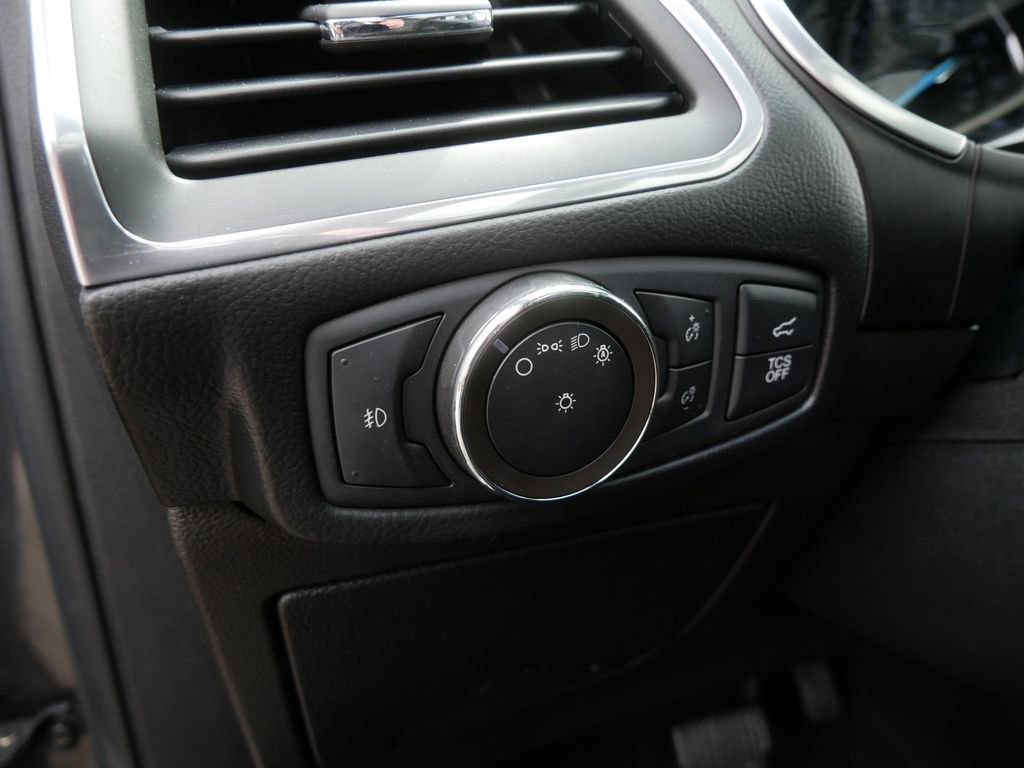 Used 2020 Ford Edge Titanium w/ Equipment Group 301A image 17