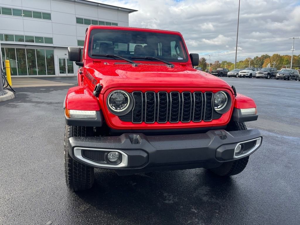 Used 2024 Jeep Gladiator Sport image 8