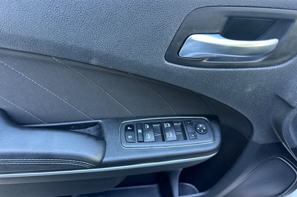 Used 2022 Dodge Charger SXT image 11