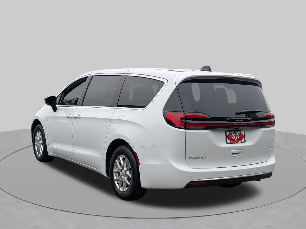 New 2027 Chrysler Pacifica Select FWD image 5