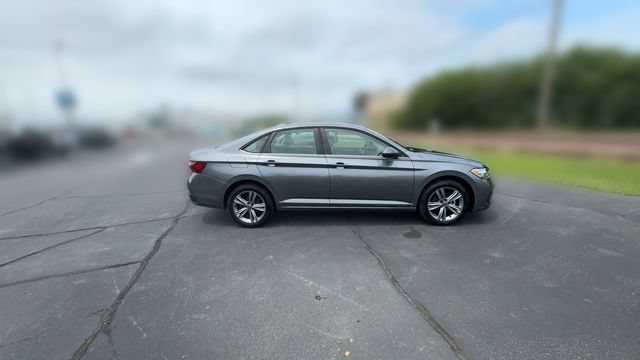 Used 2024 Volkswagen Jetta SE FWD image 9