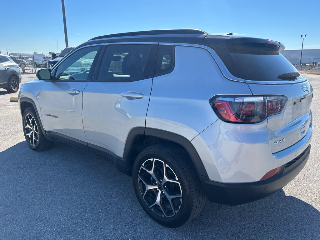 Used 2025 Jeep Compass Limited AWD/4WD image 6