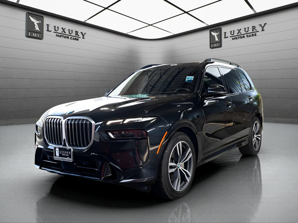 Used 2023 BMW X7 xDrive40i w/ M Sport Package AWD/4WD image 4