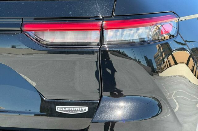 New 2026 Jeep Grand Cherokee Summit AWD/4WD image 24