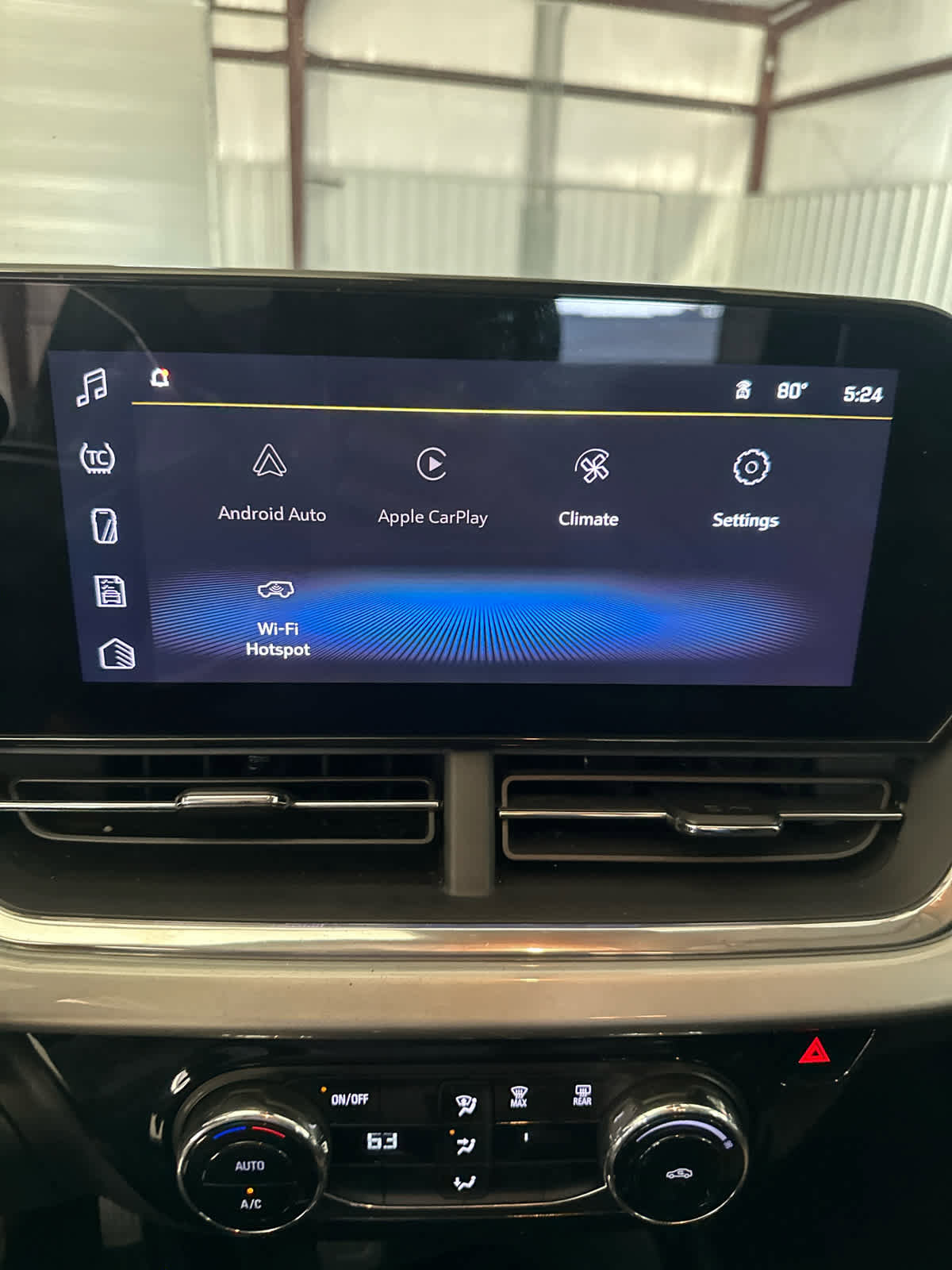 Used 2025 Chevrolet Trax LT FWD image 18