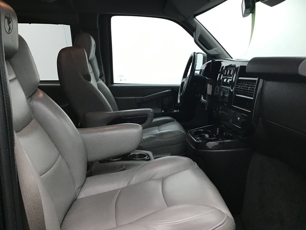 Used 2020 Chevrolet Express 2500 w/ Enhanced Convenience Package RWD image 40