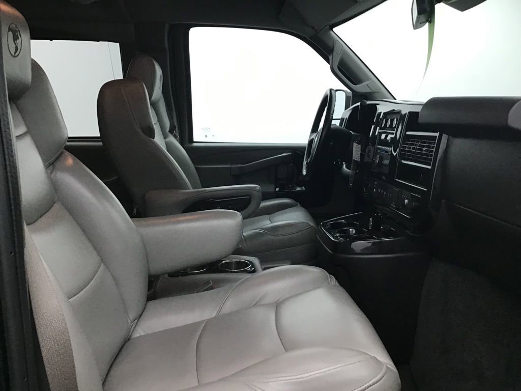 Used 2020 Chevrolet Express 2500 w/ Enhanced Convenience Package image 40