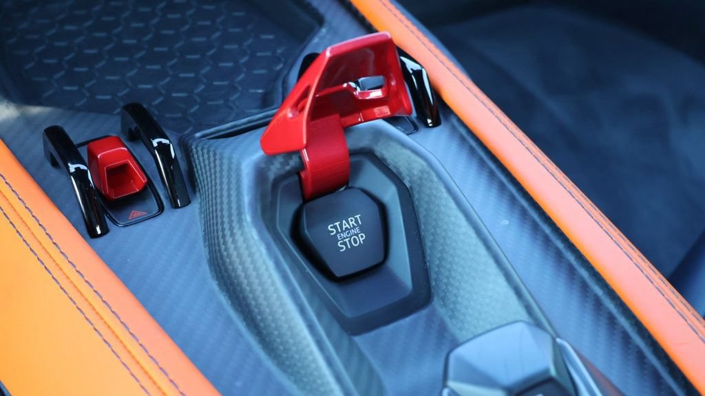 Used 2024 Lamborghini Revuelto AWD/4WD image 33