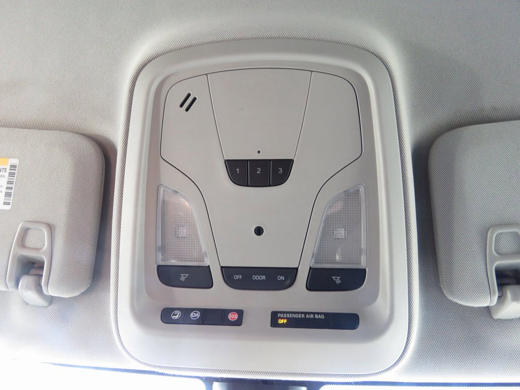 Used 2016 Chevrolet Impala LT w/ Convenience Package image 27