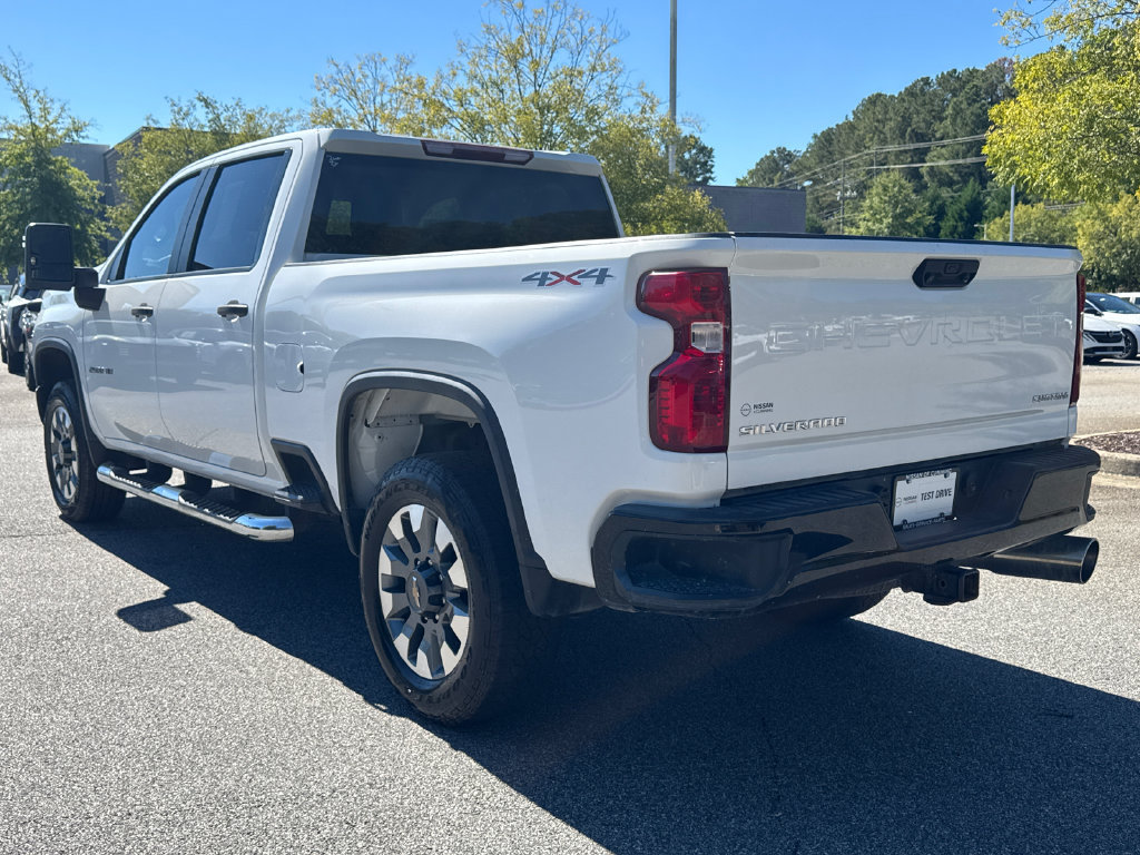 Used 2022 Chevrolet Silverado 2500 Custom w/ Custom Value Package AWD/4WD image 9