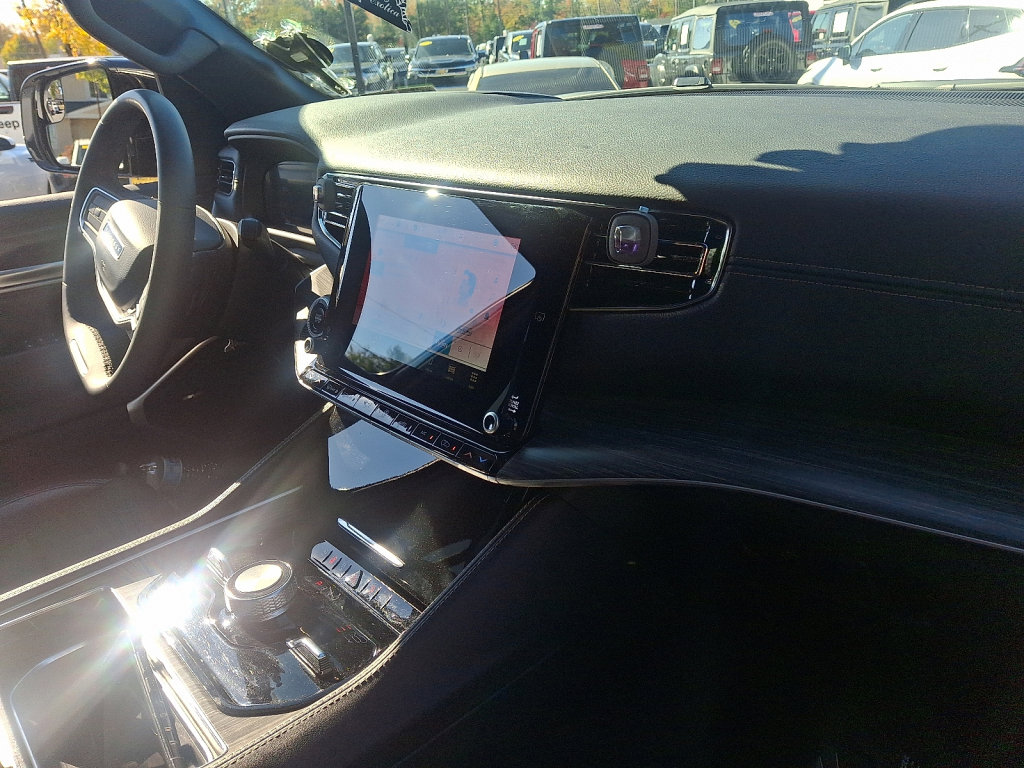 Used 2024 Jeep Wagoneer Series III image 12