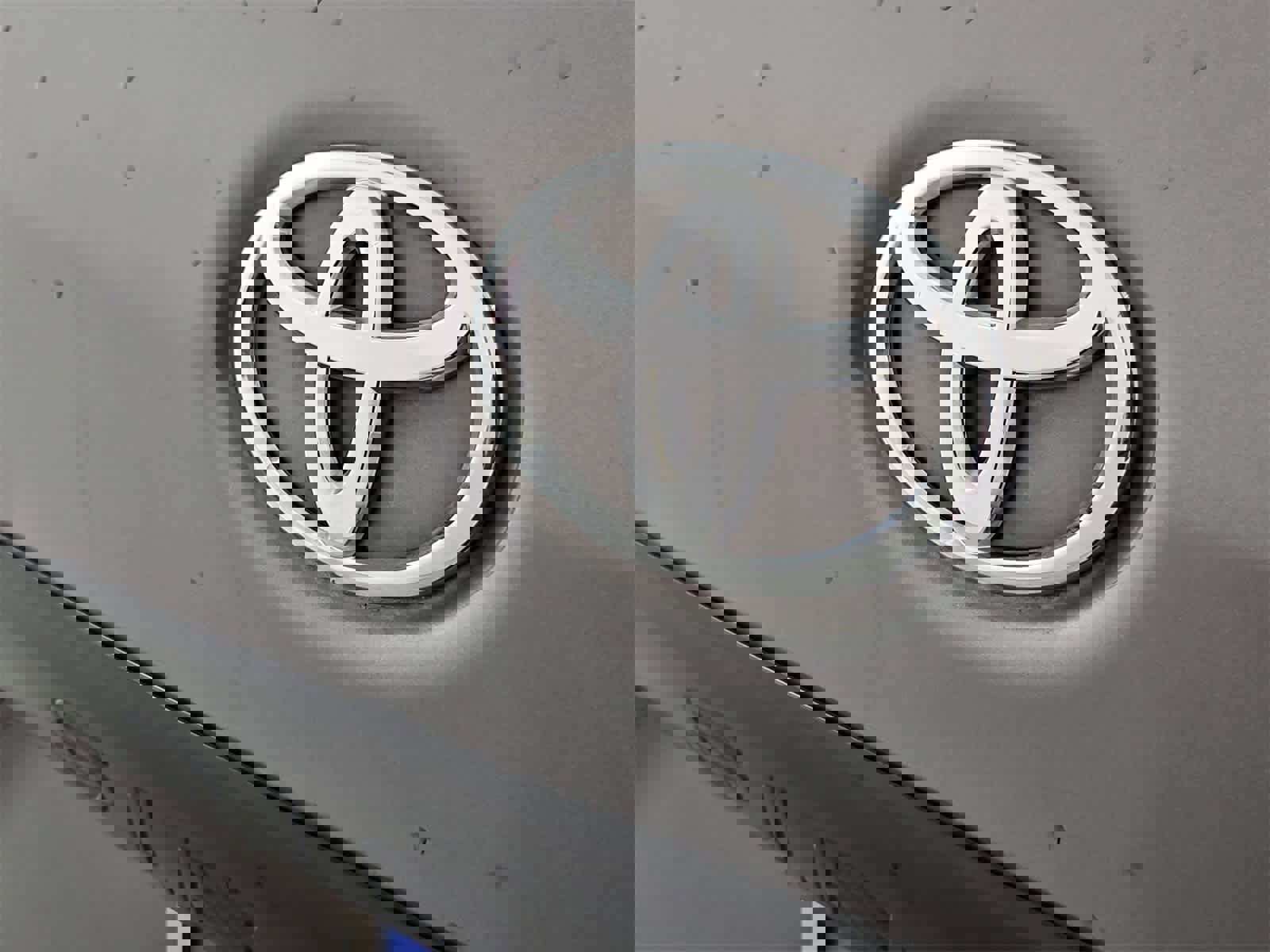 Used 2016 Toyota Sienna L image 11