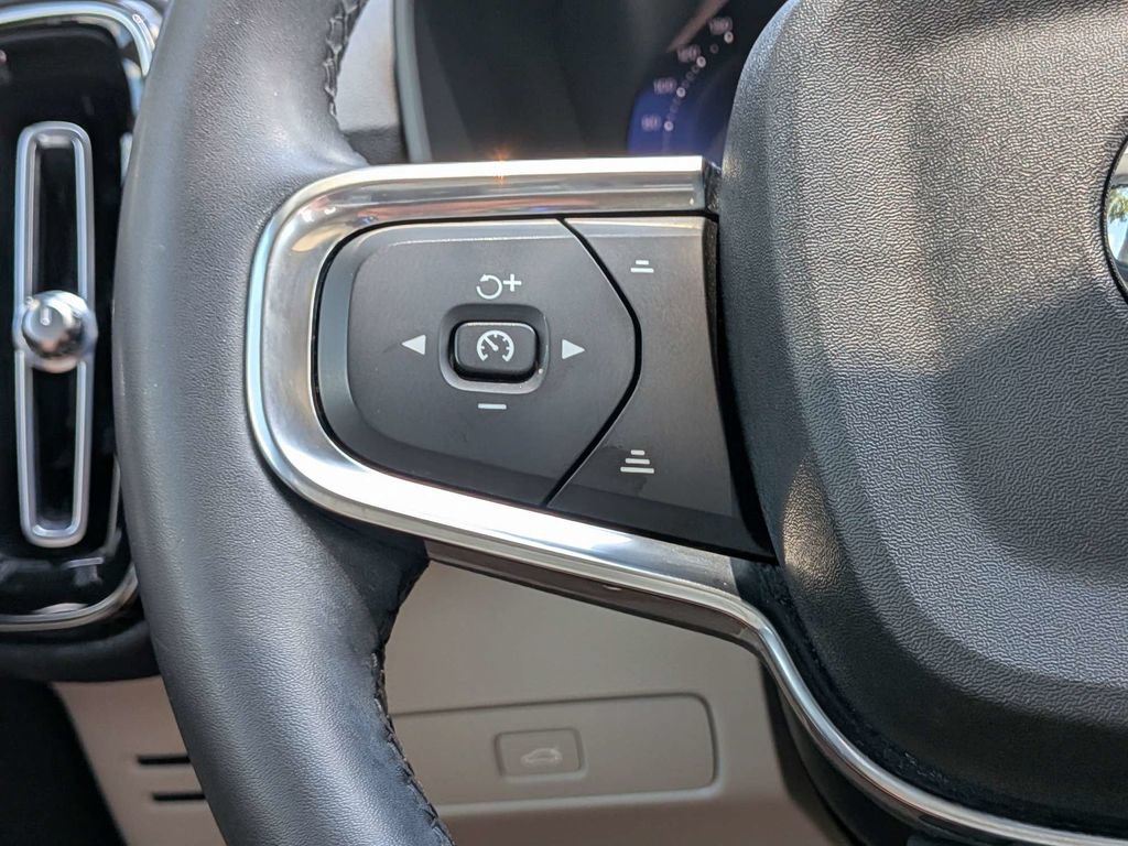 Certified 2023 Volvo XC40 B5 Ultimate w/ Climate Package AWD/4WD image 33