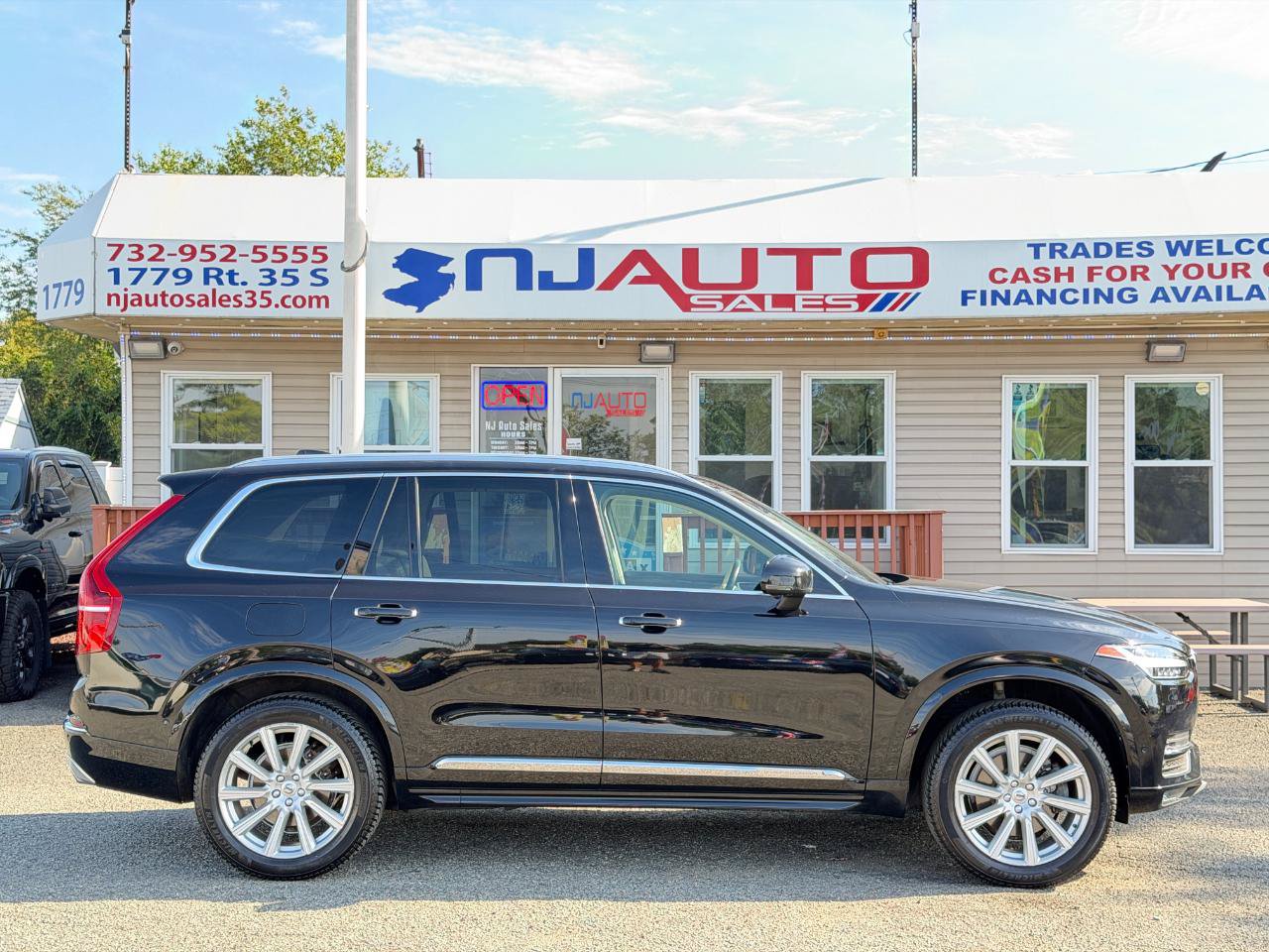 Used 2016 Volvo XC90 T6 Inscription w/ Vision Package AWD/4WD image 3