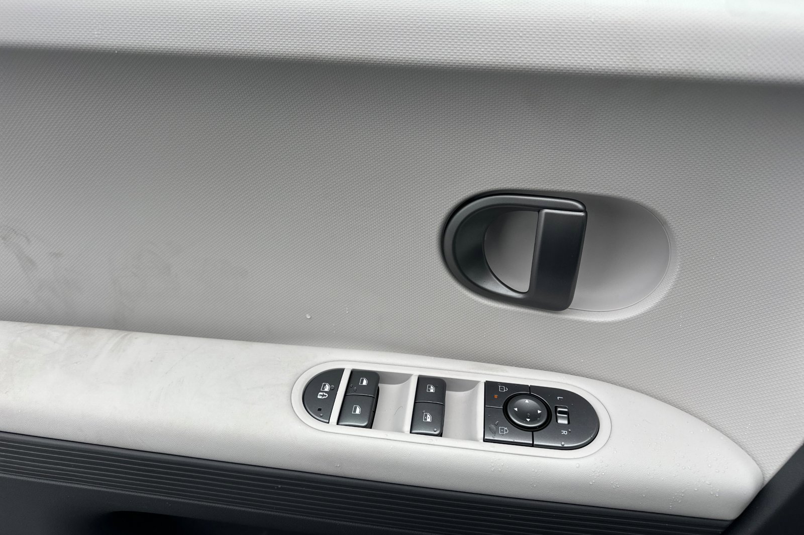 New 2026 Hyundai Ioniq 5 SEL image 11