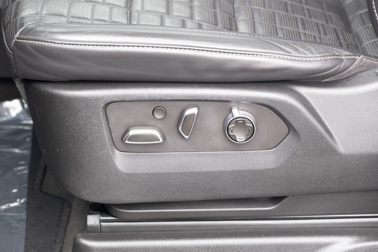 Used 2022 Cadillac Escalade Sport Platinum AWD/4WD image 12