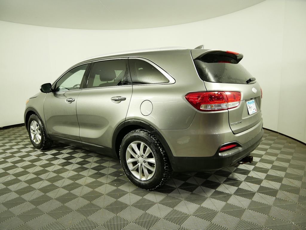 Certified 2017 Kia Sorento LX w/ LX Convenience Package image 6