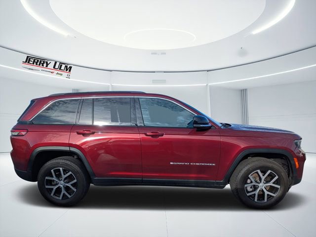 Used 2024 Jeep Grand Cherokee Limited image 2
