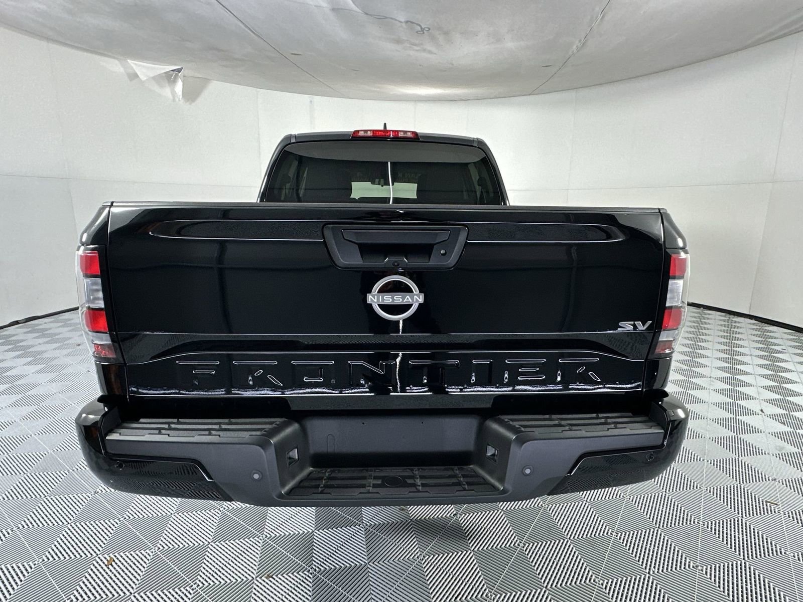 Used 2024 Nissan Frontier SV w/ Technology Package image 7