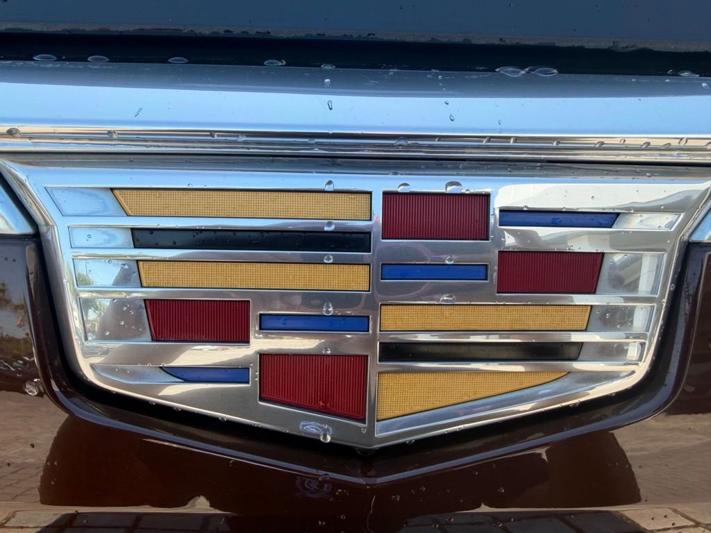 Used 2022 Cadillac Escalade Premium Luxury AWD/4WD image 8