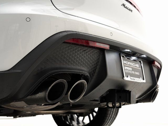 Certified 2025 Porsche Macan image 36