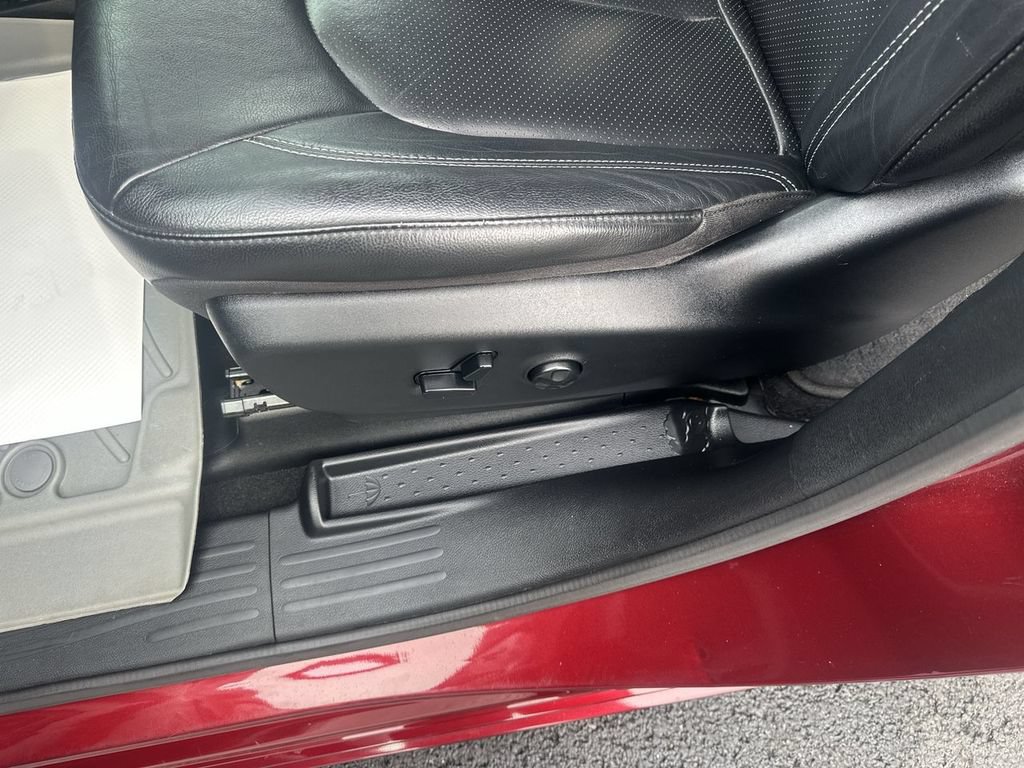 Used 2020 Chrysler Pacifica Touring-L Plus w/ Advanced Safetytec Group FWD image 18