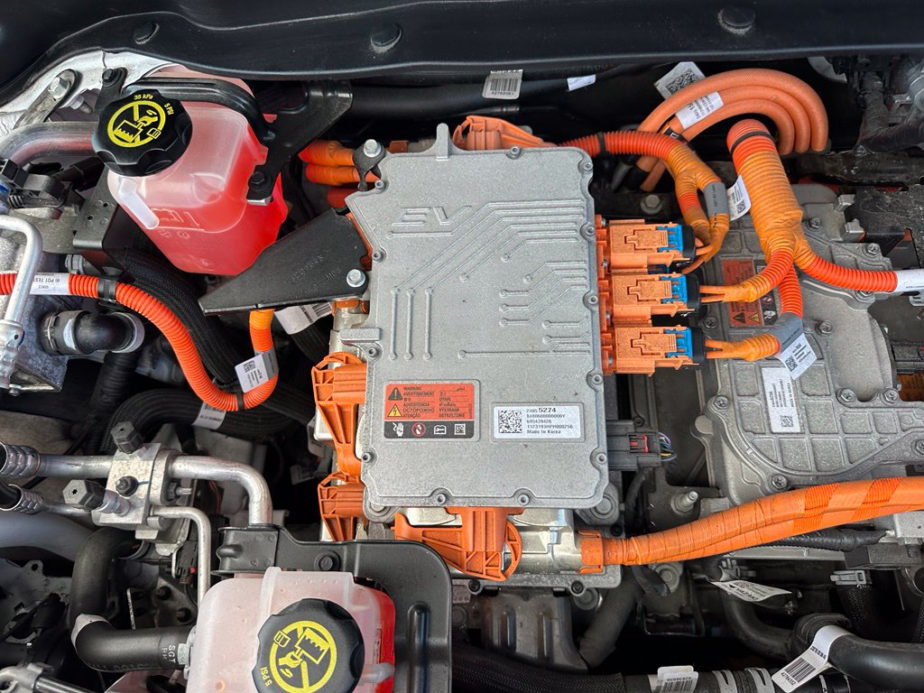 Used 2023 Chevrolet Bolt EUV Premier w/ Sun & Sound Package FWD image 30