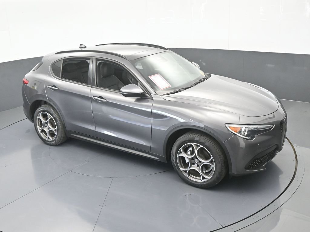 Used 2023 Alfa Romeo Stelvio Sprint image 56