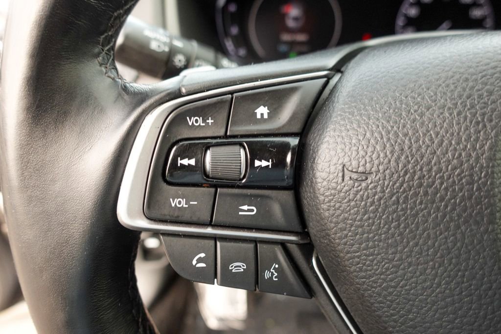 Used 2020 Honda Accord Touring image 13