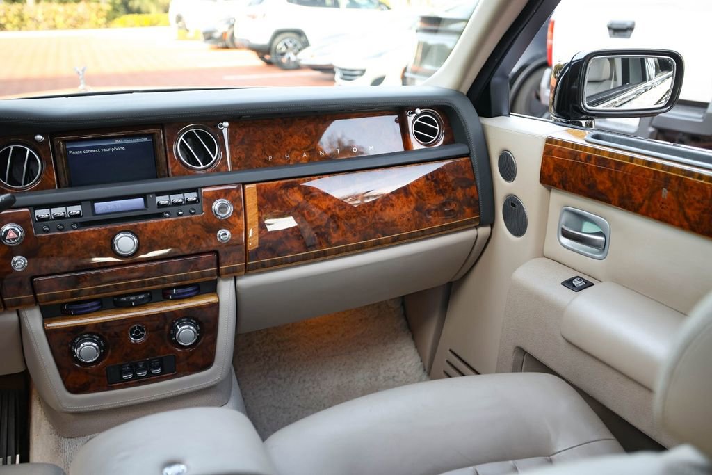 Used 2005 Rolls-Royce Phantom Sedan image 47