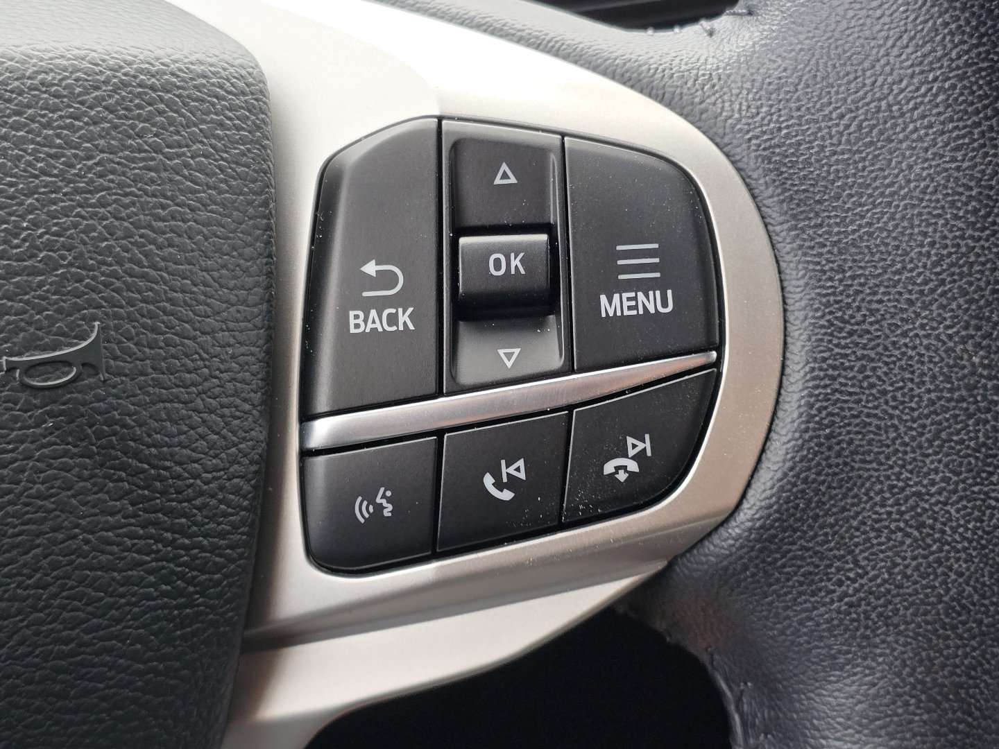 Used 2023 Ford Explorer XLT w/ Equipment Group 202A AWD/4WD image 20