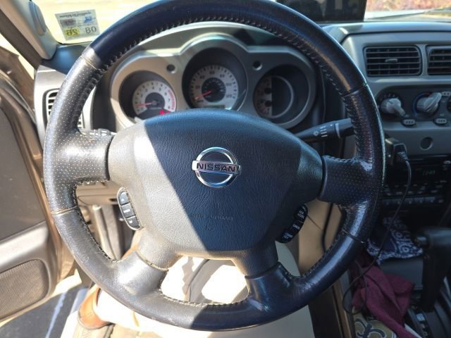 Used 2004 Nissan Frontier LE image 15