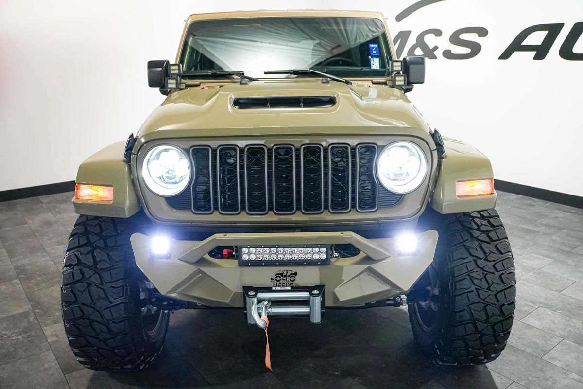 Used 2025 Jeep Wrangler Unlimited Sport AWD/4WD image 6