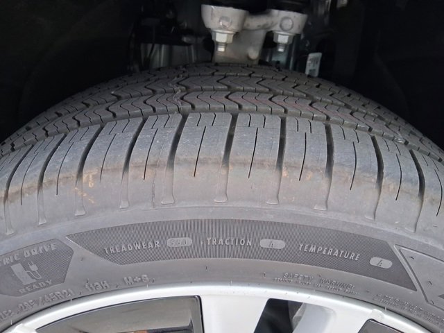 New 2026 Cadillac Vistiq Luxury w/ LPO, Floor Liner Package image 28