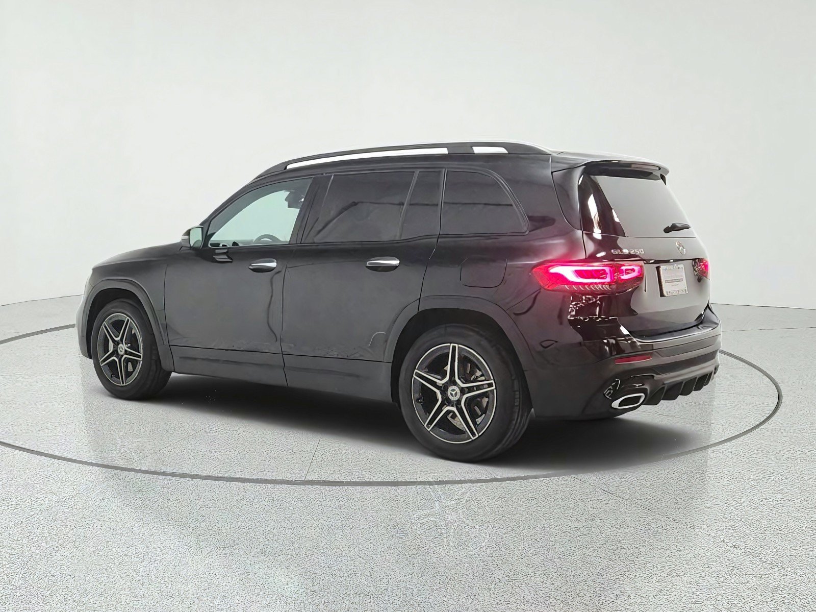 Used 2023 Mercedes-Benz GLB 250 image 7