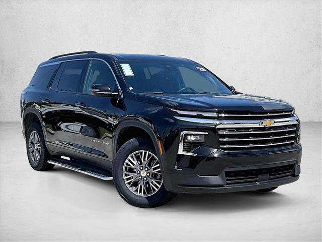 Used 2025 Chevrolet Traverse LT FWD image 12