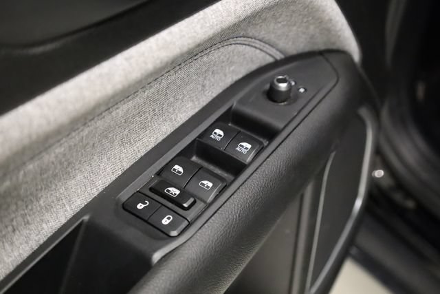 Used 2025 Jeep Compass Latitude AWD/4WD image 18