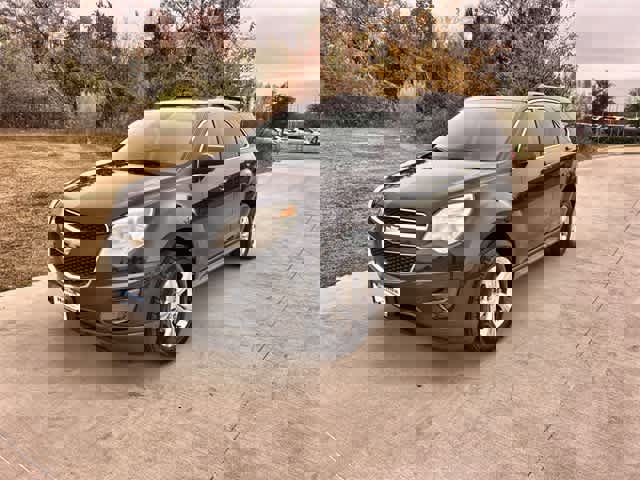 Used 2012 Chevrolet Equinox LT w/ Driver Convenience Package image 2