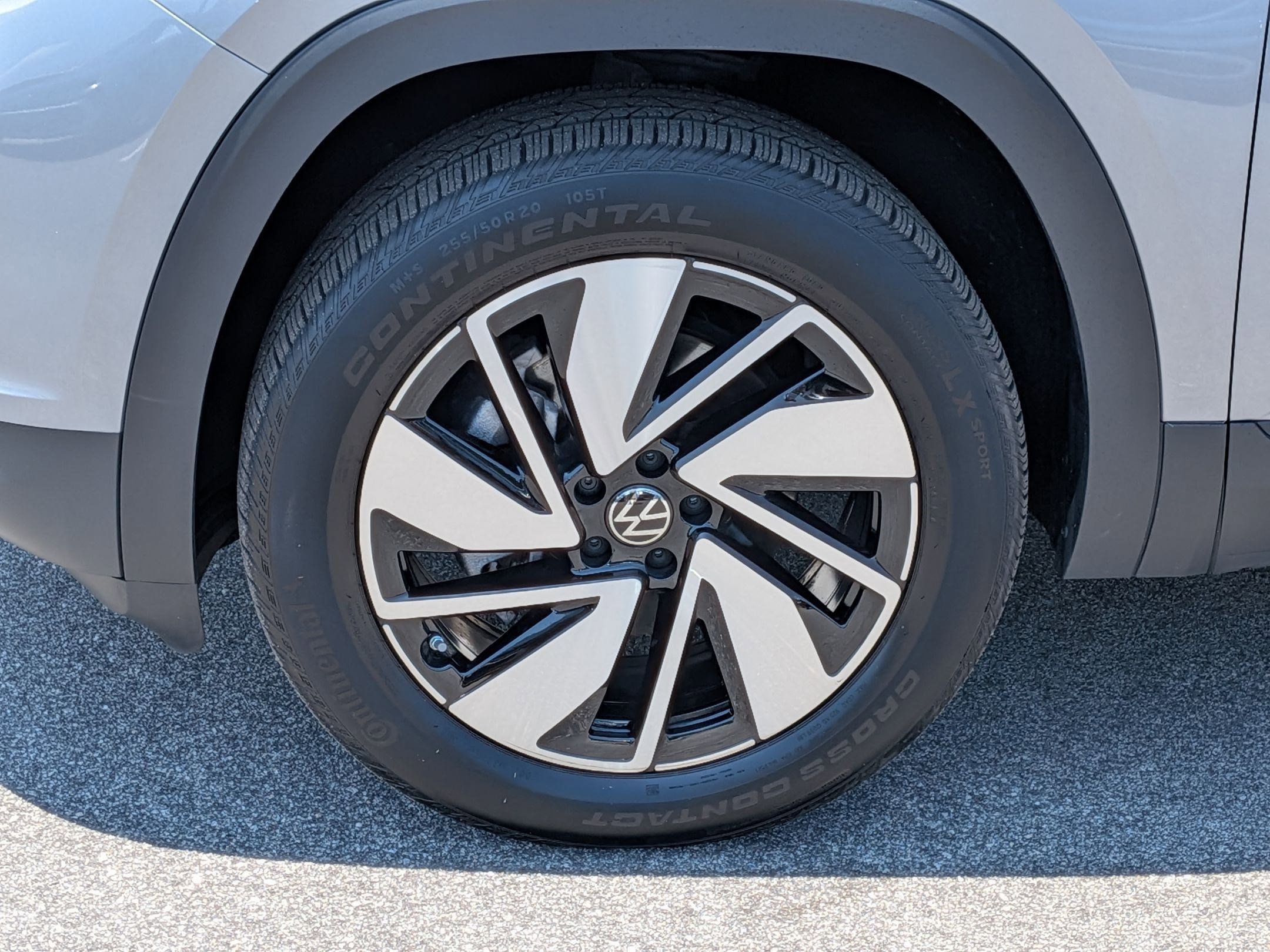 Used 2025 Volkswagen Atlas SE AWD/4WD image 10