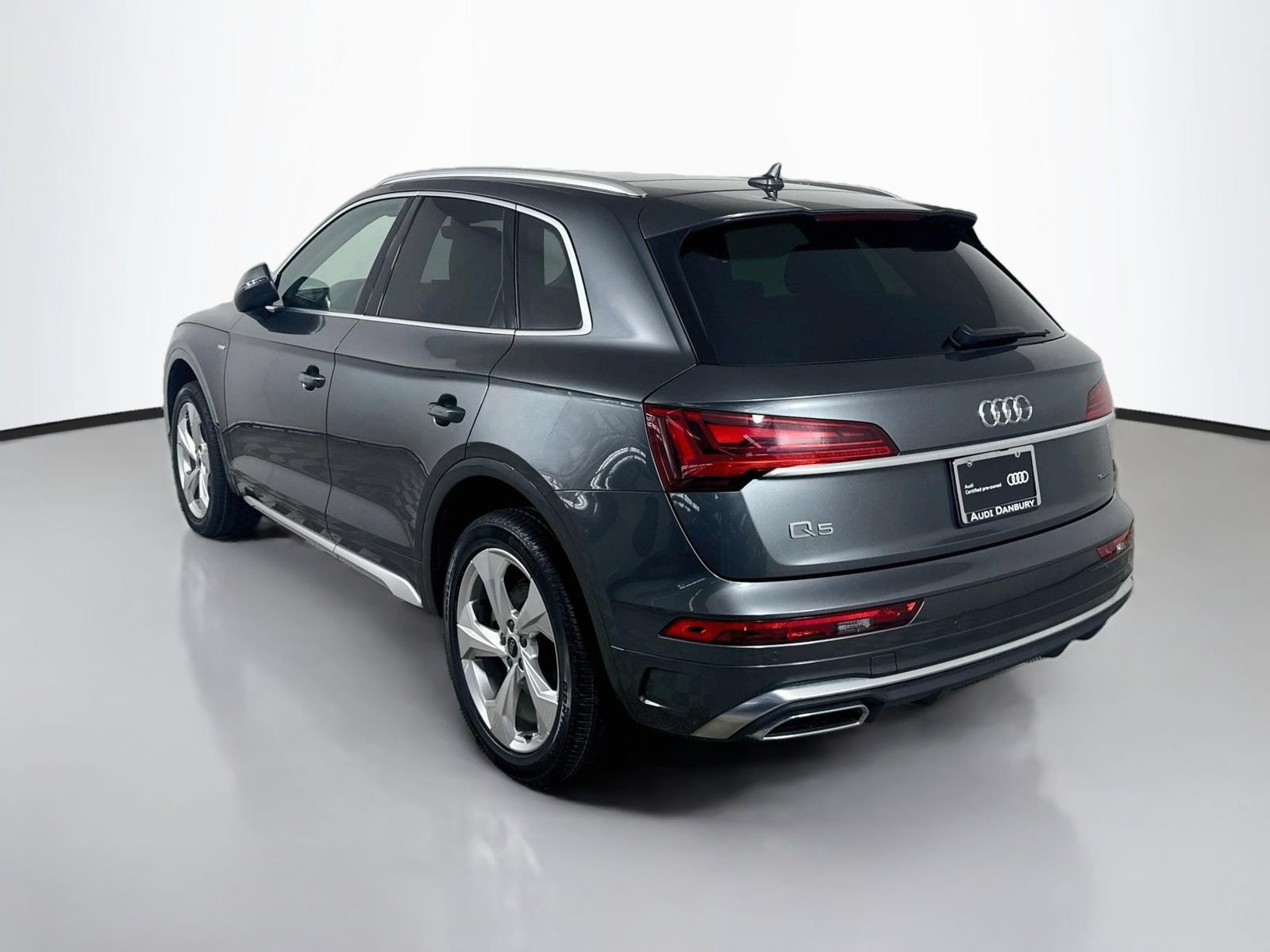 Certified 2023 Audi Q5 2.0T Premium Plus w/ Premium Plus Package AWD/4WD image 3