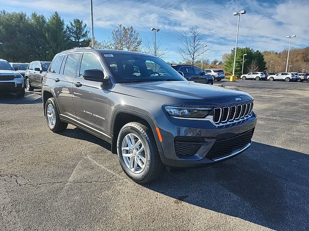 New 2025 Jeep Grand Cherokee Laredo X w/ Luxury Tech Group I AWD/4WD image 1