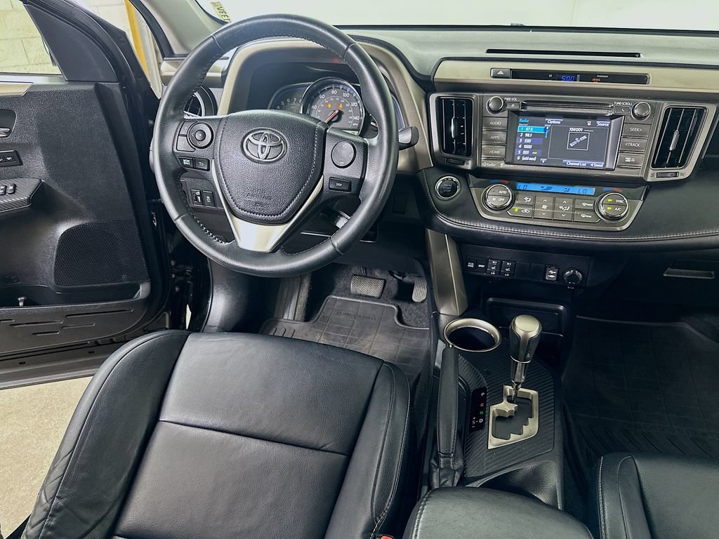 Used 2015 Toyota RAV4 Limited FWD image 17