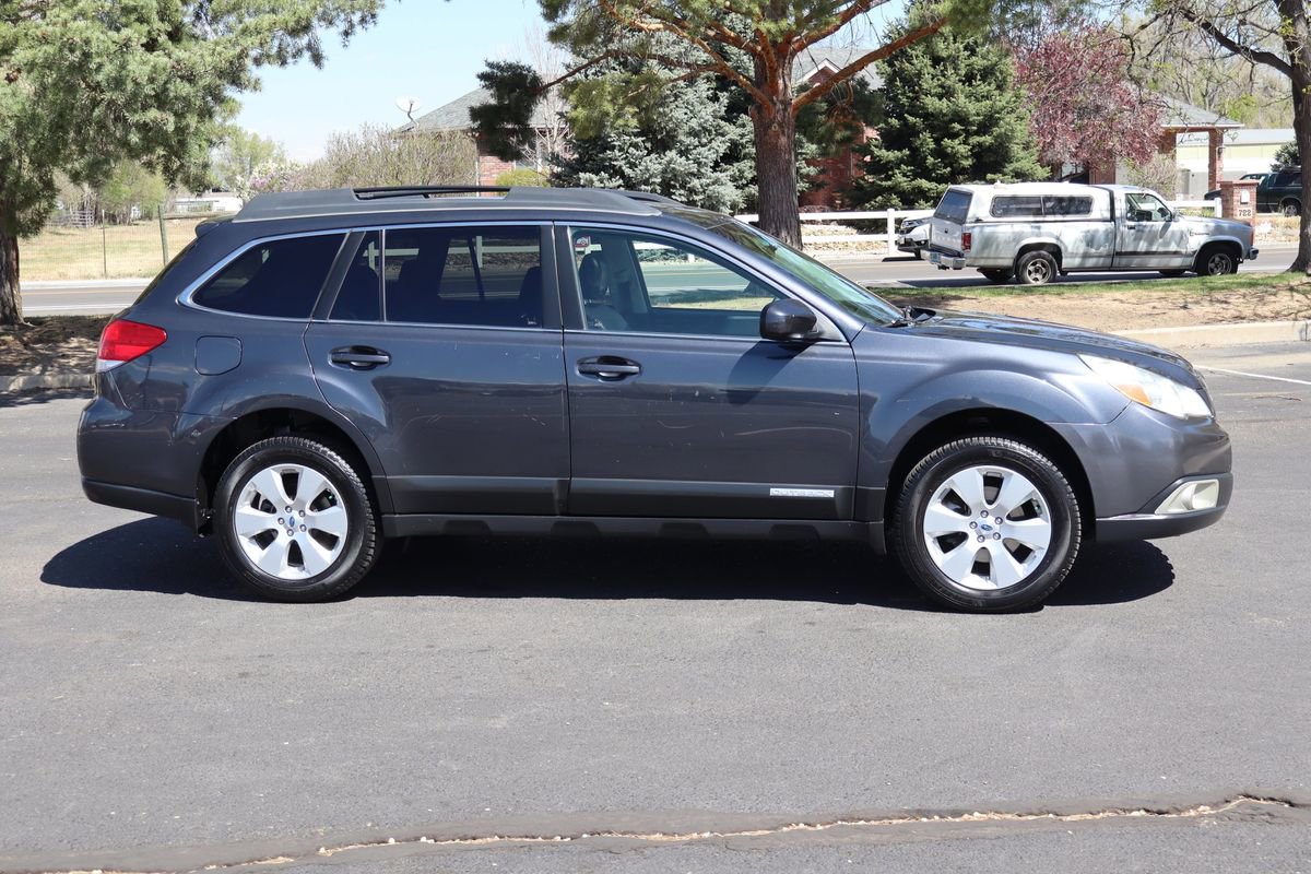 Used 2012 Subaru Outback 2.5i Limited w/ Moonroof Pkg image 3