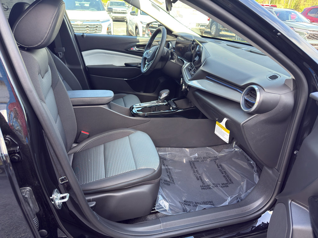 New 2026 Chevrolet Trax LT image 12