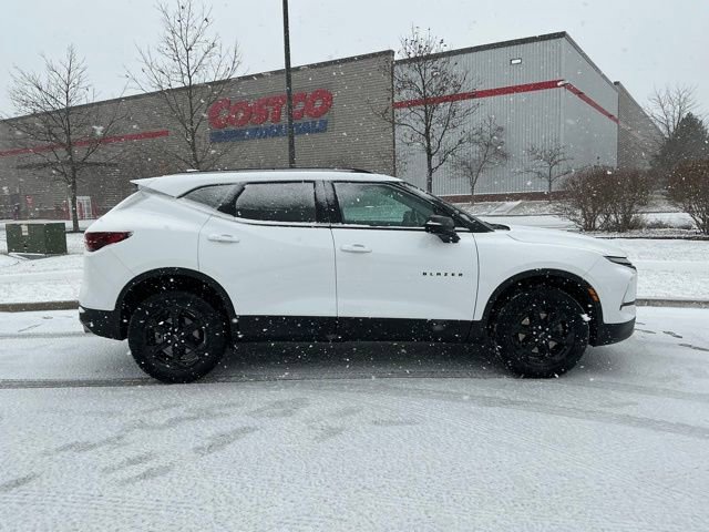 Used 2024 Chevrolet Blazer LT w/ Midnight/Sport Edition image 8