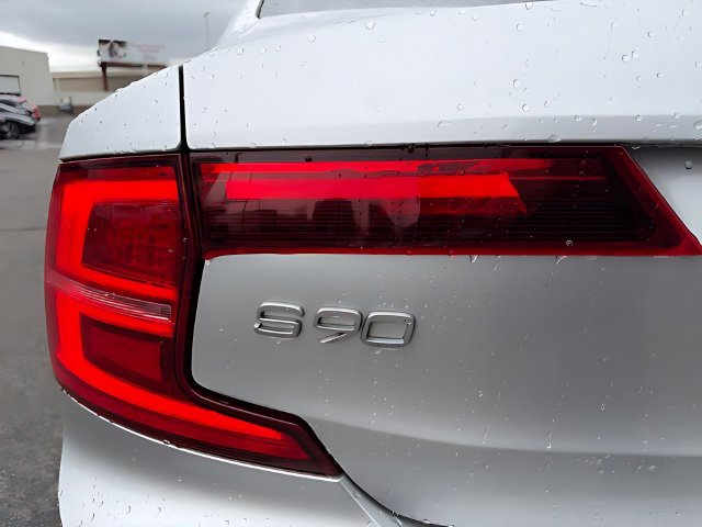 Used 2018 Volvo S90 T5 Momentum w/ Convenience Package FWD image 15